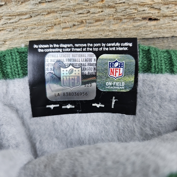 New Era Green Bay Packers NFL Football Lined Green/Cream Stocking Hat - Picture 6 of 8